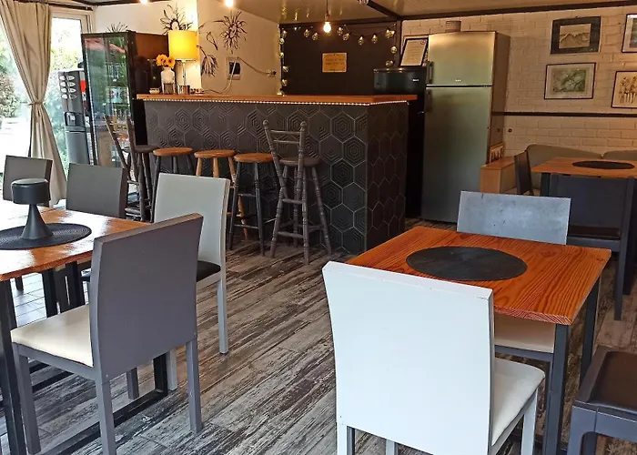 Sunflowers بيت ضيافة بوموري