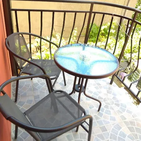 בית הארחה Sunflowers פומורי