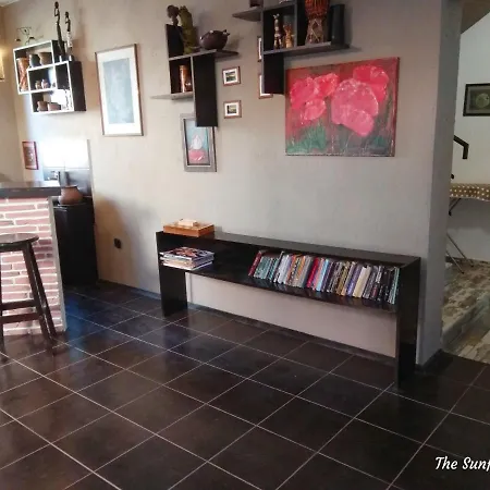 Къща за гости слънчогледите